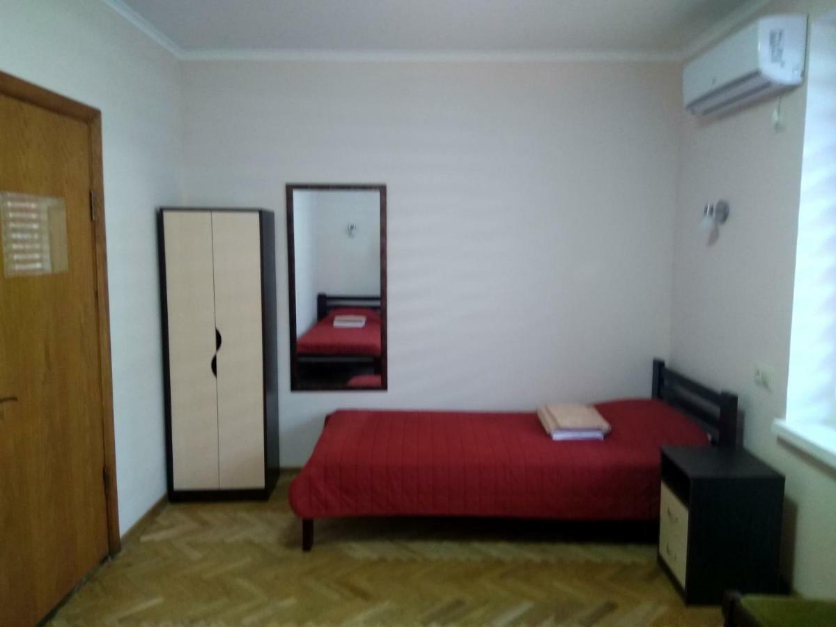 Hotel Tsentralnoho Budynku Khudozhnyka Kiev Exteriör bild