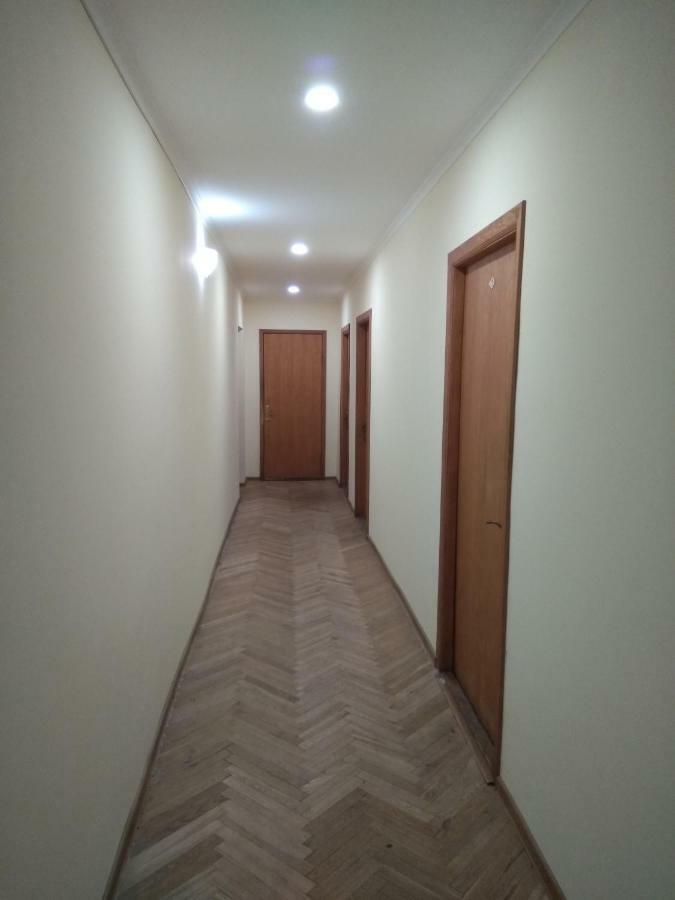 Hotel Tsentralnoho Budynku Khudozhnyka Kiev Exteriör bild